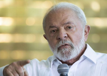 Em Portugal, Lula volta a atacar juros: 