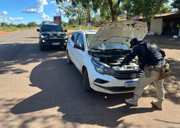 PRF prende dois homens com carros roubados durante fiscalização no Sul do Piauí