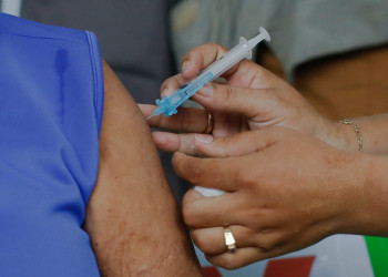 FMS amplia vacinação contra a gripe para idosos de 70 anos, pessoas com comorbidades e caminhoneiros