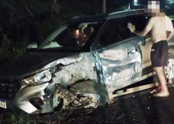 Duas pessoas ficam feridas em acidente entre carro e ônibus no interior do Piauí