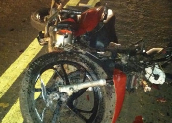 Colisão frontal entre motocicletas mata dois homens na BR-316, em Timon