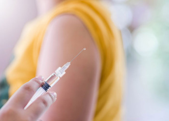 FMS reduz idade de imunização e idosos com mais de 75 anos podem se vacinar a partir de segunda