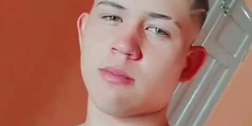 No Piauí, jovem de 21 anos morre após perder controle de motocicleta e bater veículo em árvore