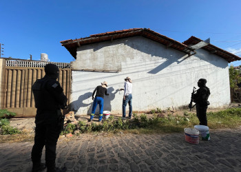 Após operação, Draco remove pichações de facções criminosas em muros da zona Leste de Teresina