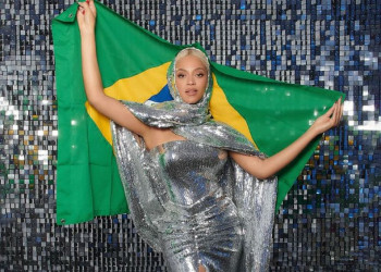 Beyoncé aparece de surpresa em evento na Bahia e leva fãs à loucura: “muito importante estar aqui”