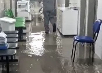 Hospital do Dirceu, em Teresina, alaga durante forte chuva; assista ao vídeo
