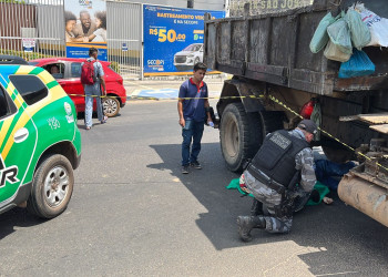 Motociclista morre após colisão contra caminhão na zona Leste de Teresina