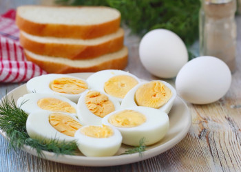 Fato ou fake: suplementos e ovo cru podem aumentar a massa muscular?