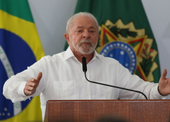 Lula conversa com Lira por telefone após reunião com ministros no Alvorada