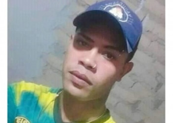 Homem morre após bater motocicleta contra poste no interior do Piauí