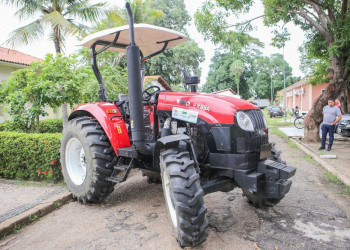 Governo do Piauí entrega kits de irrigação e equipamentos a agricultores de 27 municípios