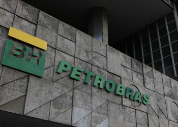 Trocar comando da Petrobras não baixa preço dos combustíveis