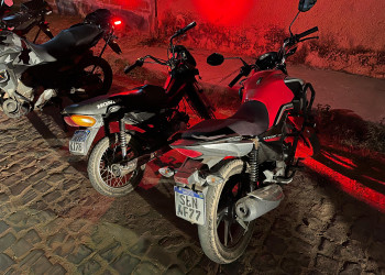 Bandidos abandonam motocicletas em ação criminosa na zona Leste de Teresina