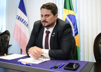 Marcos do Val diz à Polícia Federal que plano de Silveira era anular eleição e prender Moraes