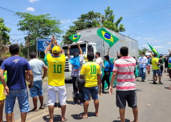 Bolsonaristas mantêm bloqueio na ponte da Tabuleta, em Teresina; grupo protesta vitória de Lula