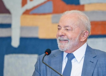 Lula volta a criticar taxa de juros e presidente do BC: “Não tem compromisso com o Brasil”