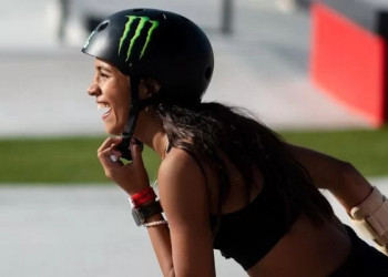 Rayssa Leal é campeã mundial de street skate nos Emirados Árabes