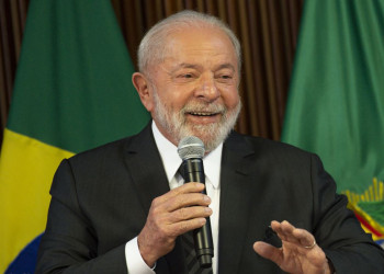 'Não é possível que tanto dinheiro continue na mão de tão poucas pessoas', diz Lula ao assumir o G20