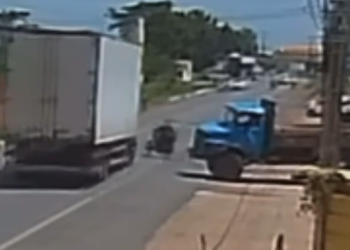 Colisão entre moto e caminhão deixa duas pessoas feridas no Piauí; vídeo!