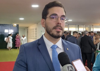 “Trabalhar pelo povo do Piauí”, diz deputado federal Marcos Aurélio ao tomar posse