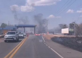 Incêndio destrói veículos em pátio da PRF, em Campo Maior; vídeo