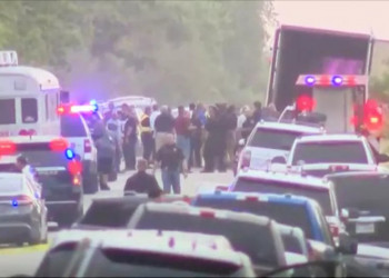 EUA: 46 imigrantes são encontrados mortos dentro de caminhão no Texas, em rota com o México
