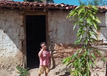 Família pede ajuda para construir casa para criança de 5 anos com câncer na zona Rural de Teresina