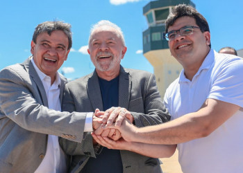 Ex-presidente Lula desembarca em Teresina para cumprir agenda política