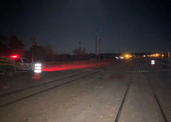 Filho morre e pai é baleado em linha férrea na cidade de Castelo do Piauí