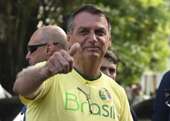 Bolsonaro mantém silêncio sobre vitória de Lula na eleição há mais de 30h