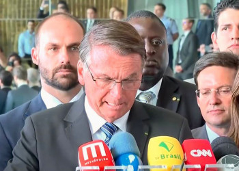 Após perder eleição, Bolsonaro quebra silêncio com pronunciamento curto e agradece votos