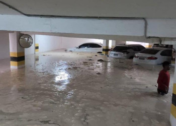 Forte chuva inunda estacionamento de condomínio de luxo em Teresina; vídeo