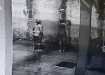 No Piauí, detentos usam lençóis para escalar muro e tentar fugir de presídio; assista