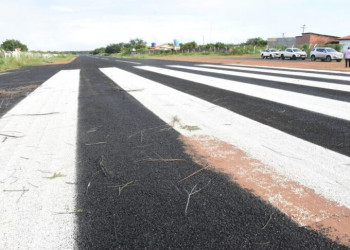 Governador entrega reforma da pista do aeródromo de Valença e anuncia escolas de tempo integral