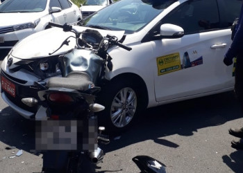 Colisão entre carro e motocicleta deixa homem ferido na zona Sul de Teresina