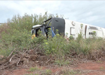 Ônibus que saiu do Piauí e caiu de ribanceira em MG fazia viagem de forma clandestina, diz ANTT