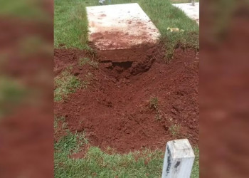 Homem é preso suspeito de escavar túmulo da sogra para levar cabeça à esposa e a intimidá-la