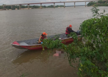 Bombeiros encontram corpo de homem que se afogou durante pescaria no Rio Parnaíba, no Piauí