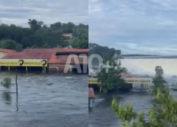 Após fortes chuvas, barragem transborda e atinge barracas no Sul do Piauí; vídeo