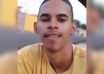 Jovem é surpreendido e baleado em via pública no Piauí; suspeita de acerto de contas