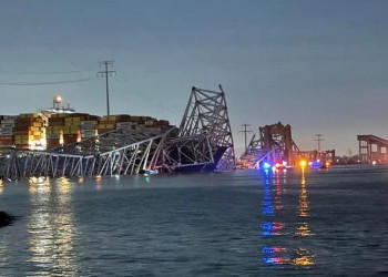 Ponte desaba após ser atingida por navio e carros caem em rio em Baltimore (EUA)