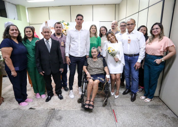 Casal celebra casamento em hospital após avó de noivo ser internada em Teresina