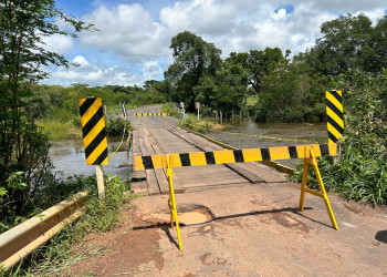 Ponte na BR-222, no Piauí, continua interditada sob risco de desmoronamento após cheia em rio