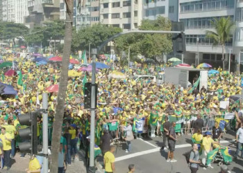 Apoiadores se reúnem no Rio de Janeiro em evento pró-Bolsonaro