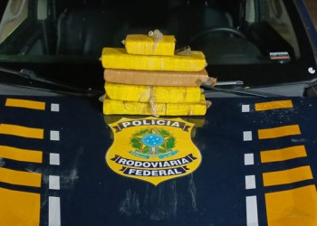 Dupla é presa por tráfico de drogas ao transportar cinco tabletes de maconha em rodovia do Piauí