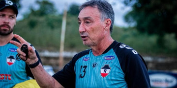 River anuncia saída do técnico Roberto Fonseca