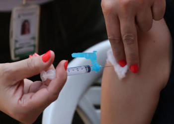 FMS abre agendamento para vacinação de adolescentes contra a dengue em Teresina