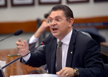 Oposição critica fala de Lula e diz que ‘país precisa de Justiça, não de romantização do tráfico’