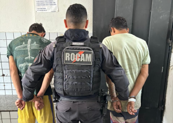 Suspeitos fogem de abordagem, colidem com caminhão, mas são presos em Teresina; um deles ainda pulou em rio para escapar dos policiais