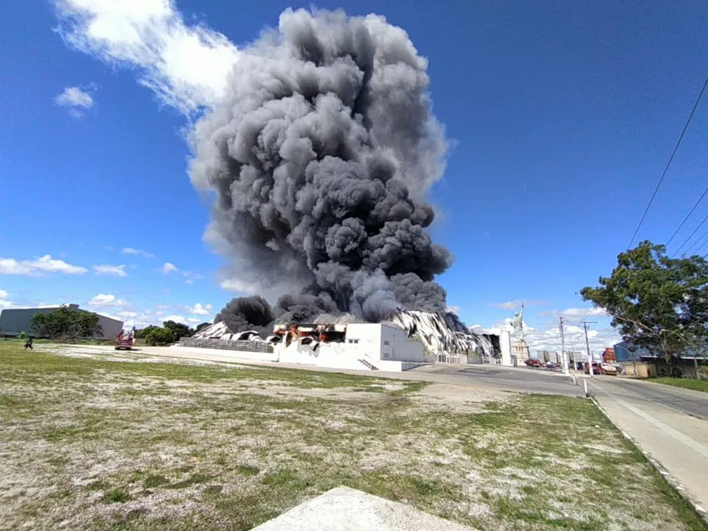 Veja antes e depois da loja da Havan atingida por incêndio na Bahia